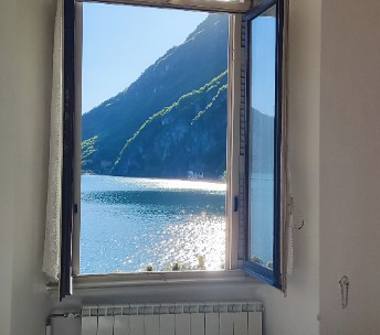 Trilocale in vendita a Porlezza (Como), Lungo Lago Giacomo Matteotti 13