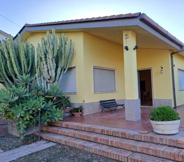 Affitto Villa Vacanze a Brancaleone, Frazione Brancaleone Marina, Via Regina Margherita 14