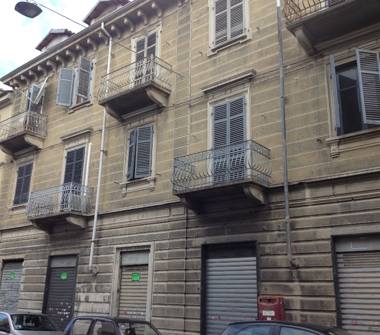 Negozio in vendita a Torino, Zona Barriera Milano, Via Valprato 20