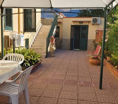 Affitto Villetta a schiera Vacanze a Carini, Frazione Villa Grazia Di Carini