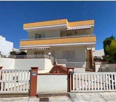 Affitto Villa Vacanze a Morciano di Leuca, Frazione Torre Vado, Via Trieste 11