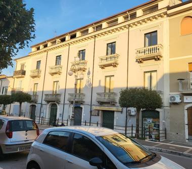 Palazzo/Stabile in vendita a Pratola Serra (Avellino), Corso Vittorio Emanuele 160