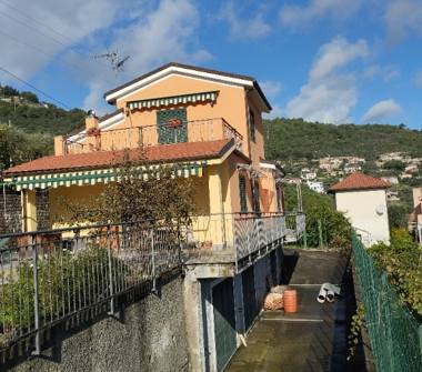 Villa in vendita a Imperia (Imperia)