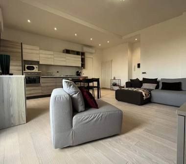 Trilocale in vendita a Oristano, Frazione Centro città, Piazza Davide Cova 4