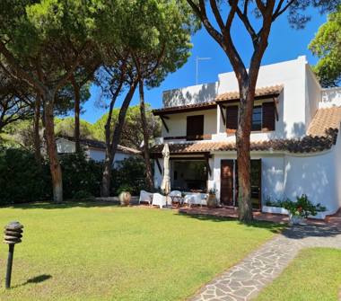 Affitto Villa Vacanze a Pula, Frazione Santa Margherita, Viale delle Nereidi 11