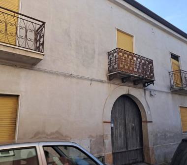 Palazzo/Stabile in vendita a Pastorano (Caserta), Via Colombo 21