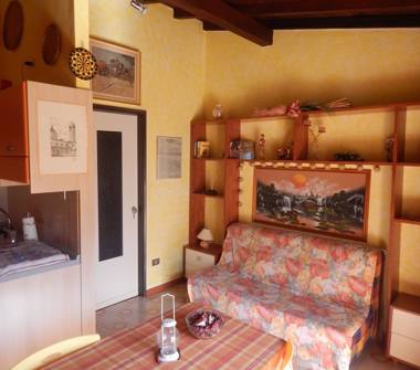 Palazzo/Stabile in vendita a Sant'Omobono Terme (Bergamo)