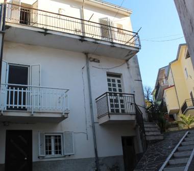 Casa indipendente in vendita a Sant'Andrea del Garigliano (Frosinone), Via Aspro 33