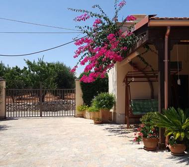 Affitto Villa Vacanze a Ostuni (Brindisi), Strada Statale 16 Adriatica 105