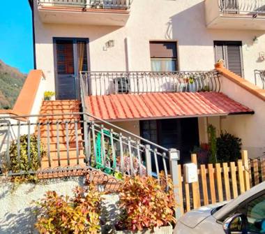 Villetta a schiera in vendita a Borgo a Mozzano, Frazione Diecimo, via contessa matilde 7