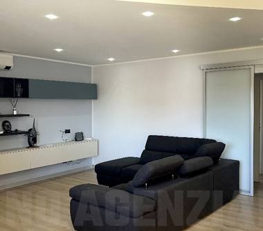 Trilocale in vendita a Caronno Pertusella, Frazione Bariola, Via Johann Sebastian Bach 104