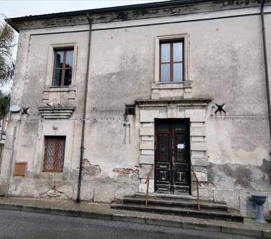 Palazzo/Stabile in vendita a Mileto (Vibo Valentia), Via Ospedale 100