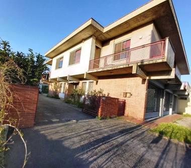 Villetta a schiera in vendita a Lucca, Zona San Donato