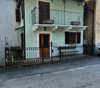 Casa indipendente in vendita a Varzo (Verbano-Cusio-Ossola), Frazione Rosso 25