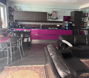 Palazzo/Stabile in vendita a Crotone (Crotone), Via Cappuccini 74