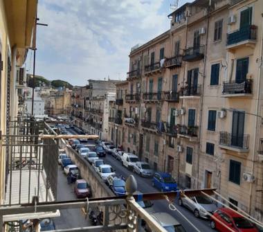 Quadrilocale in vendita a Palermo, Zona Indipendenza