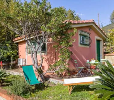 Casa indipendente in affitto a Varazze (Savona)