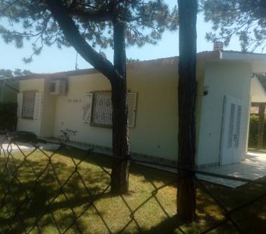Villa in affitto a San Michele al Tagliamento, Frazione Bibione Pineda, Via delle Primule 12