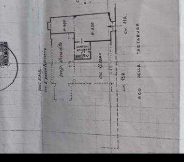 Magazzino in vendita a Genova, Zona Centro Storico, Piazza di Pellicceria 3