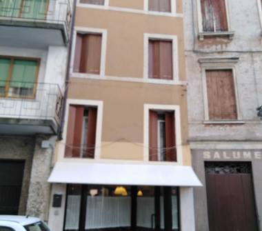 Loft/Open Space in vendita a Schio (Vicenza), Via Cavour 22