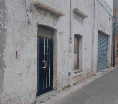 Casa indipendente in vendita a Racale (Lecce), Via Duca degli Abruzzi 40