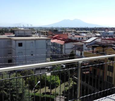 Trilocale in vendita a Melito di Napoli (Napoli), Via Enrico de Nicola 3