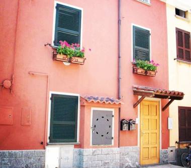 Palazzo/Stabile in vendita a Ziano Piacentino, Frazione Vicobarone