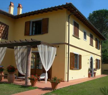 Casa indipendente in affitto a San Giuliano Terme, Frazione Pugnano, Via statale Abetone 246
