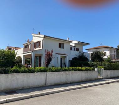 Villetta a schiera in vendita a Ginosa, Frazione Marina Di Ginosa, Via Istria 9