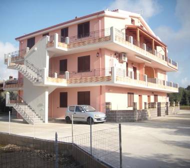 Bilocale in vendita a Giba (Sud Sardegna), via is loccis