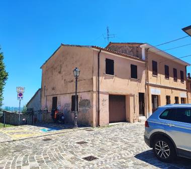 Casa indipendente in vendita a Montescudo - Monte Colombo (Rimini), Piazza del Municipio 6