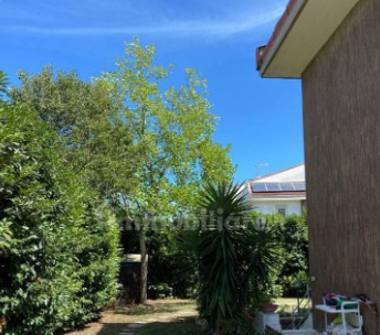 Villa in vendita a Roma, Zona Re di Roma, Via Mar della Cina 19