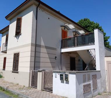 Bilocale in vendita a Castelvetro Piacentino (Piacenza), Via Farina G. 5a