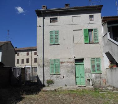 Casa indipendente in vendita a Cornale e Bastida (Pavia)