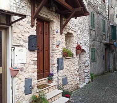 Casa indipendente in vendita a Segni (Roma), Via Della Torre 26