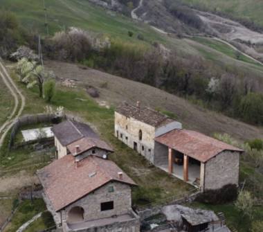 Rustico/Casale in vendita a Bettola (Piacenza), Strada di Pradello 1