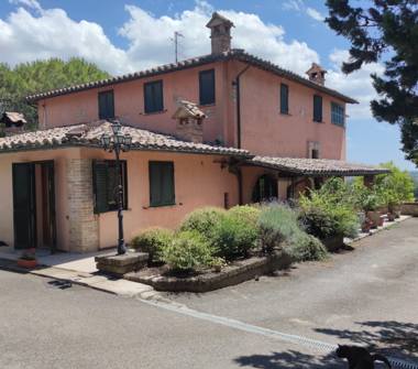 Rustico/Casale in vendita a Corciano, Frazione Solomeo, Via Verna 41