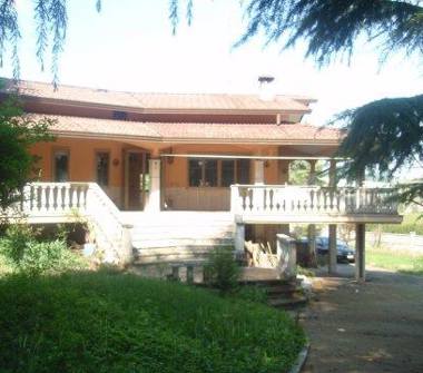 Villa in vendita a Sernaglia della Battaglia, Frazione Falzè Di Piave