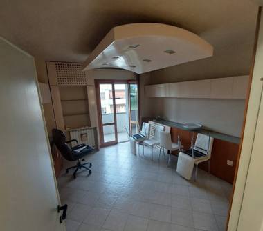 Ufficio in affitto a Prato, Zona Collina Di Prato