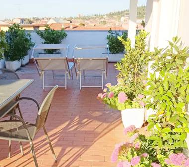 Appartamento in vendita a Verona, Zona Borgo Santa Croce, Via Plinio 7