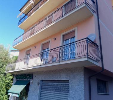 Appartamento in vendita a Neirone (Genova), Località Orticeto 2