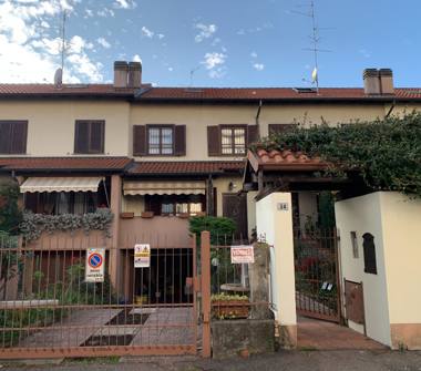 Villetta a schiera in vendita a Garbagnate Milanese (Milano), Via B. Cellini 34
