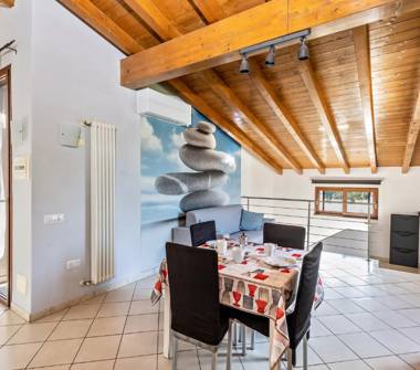 Casa indipendente in vendita a Verona, Zona Golosine, Via Chioda 37