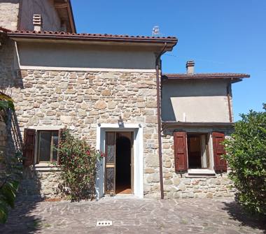 Casa indipendente in vendita a Castiglione dei Pepoli, Frazione Lagaro