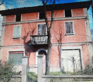 Casa indipendente in vendita a Castelfranco Emilia, Frazione Manzolino, Via Manzolino Est 11