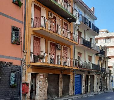 Quadrilocale in vendita a Augusta (Siracusa), Via Adua 25