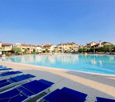 Quadrilocale in vendita a Peschiera del Garda (Verona), Località Sermana 1