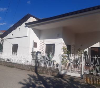 Casa indipendente in vendita a San Salvatore Telesino (Benevento), Via Isonzo 3