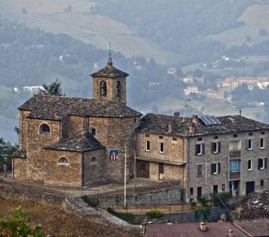 Casa indipendente in affitto a Varsi, Frazione Contile, Contile 1