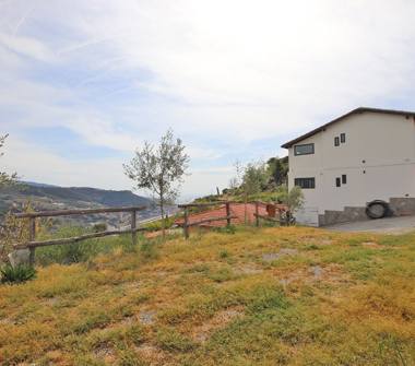 Casa indipendente in vendita a Ventimiglia, Frazione San Bernardo